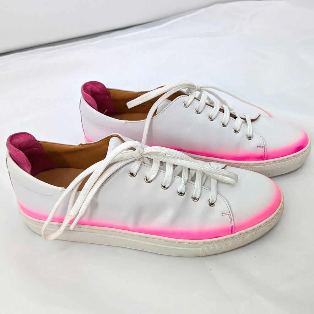 Donald Pliner Caly-08‎ White Leather Sneakers Neon Pink Trim Women's Size 9
